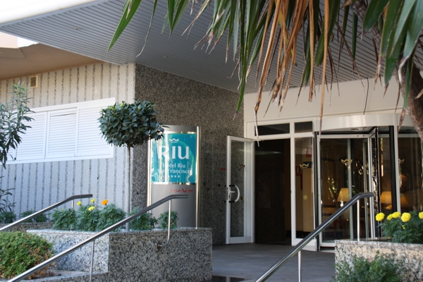 Eingang Hotel Riu San Francisco