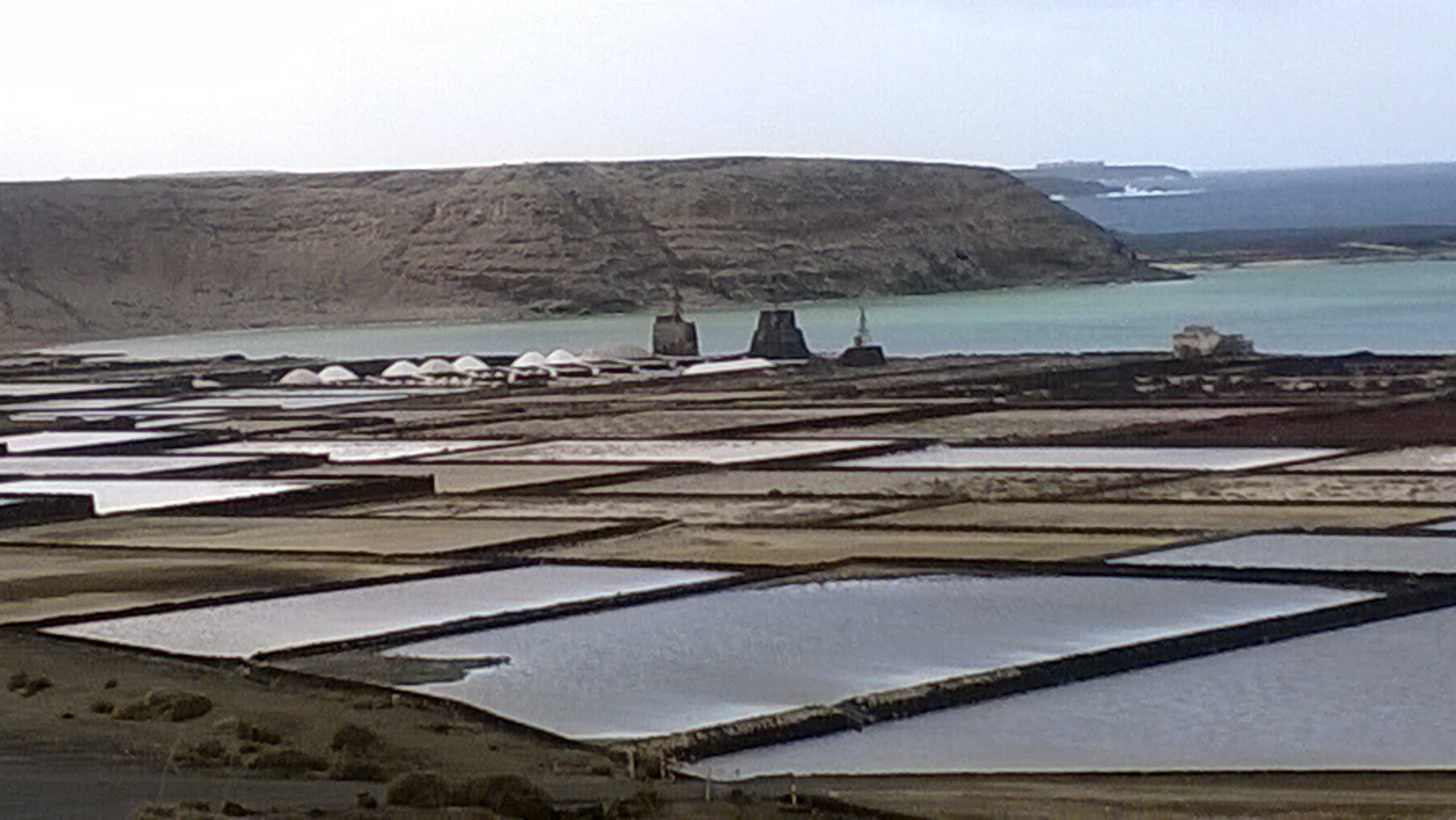 Becken der Salzgewinnungsanlage Salinas de Janubio