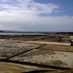Trockene Becken der Salzgewinnungsanlage Salinas de Janubio