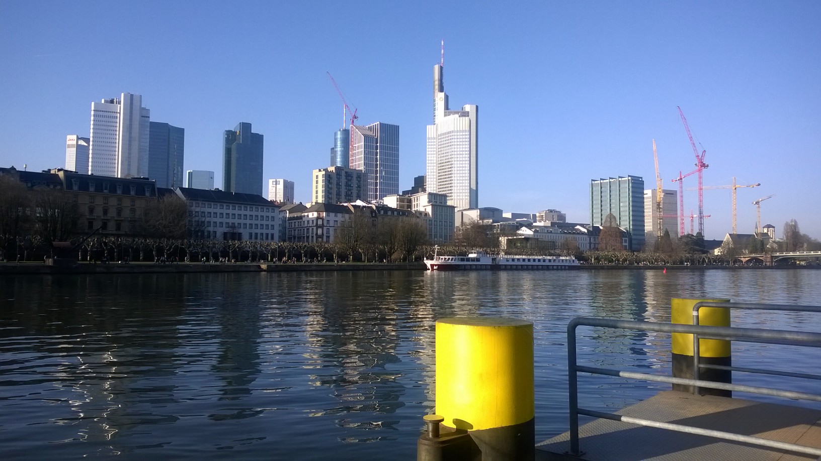 Impressionen mit Frankfurter Skyline
