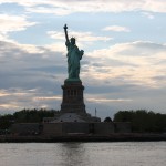 Freiheitsstatue im Hafen von New York