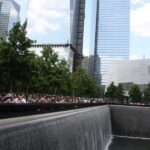 Mahnmahl mit 9 m hohem Wasserfall