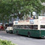 Abfahrt für Stadtbesichtigungsbusse am Kudamm