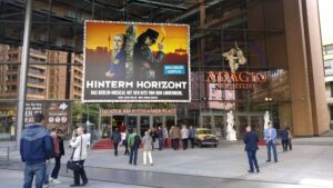 Eingang in das Musicaltheater Hinterm Horizont