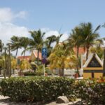 Blick vom Eagle Beach auf das Amsterdam Manor Beach Resort