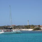 Katamaran-Fahrt entlang der Küste Arubas