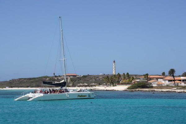 Katamaran-Fahrt entlang der Küste Arubas