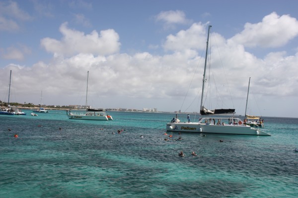 Katamarane beim Schnorcheln auf Aruba