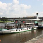 Schauffelraddampfer fährt los