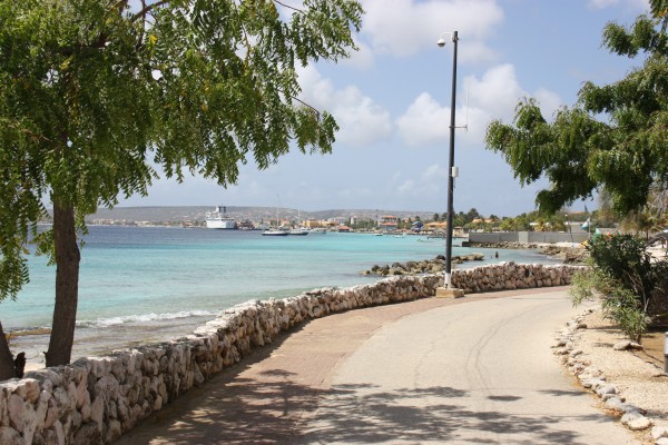 Strandpromenade im Plaza Resort Bonaire