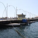 Königin Emma Brücke mit Schiffsmotor mit