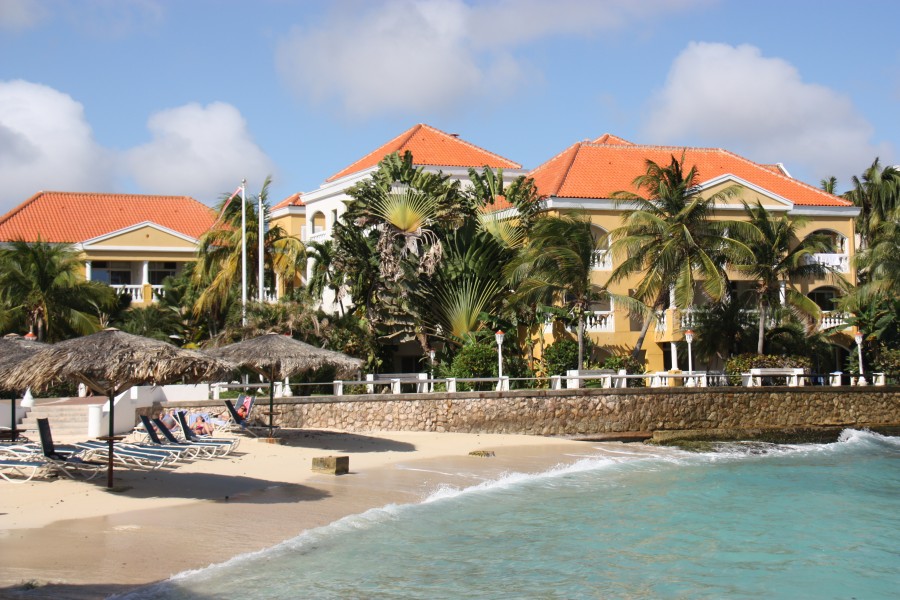 Strand und Gebäudeensemple Hotel Avila Curacao