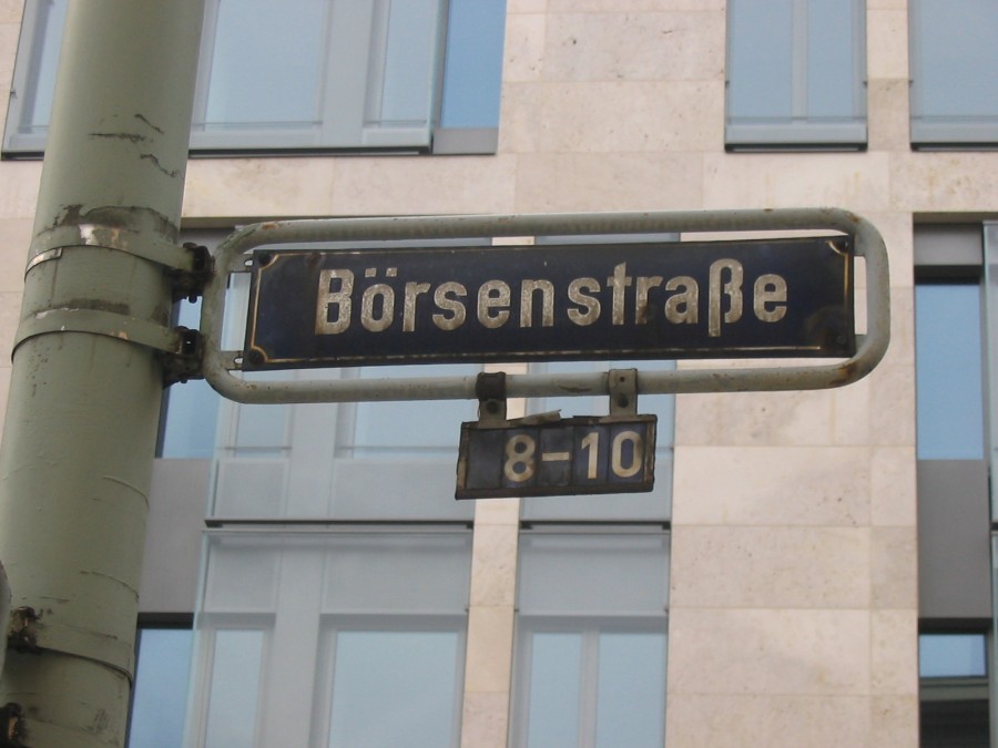 Börsenstraße vor der Börse in Frankfurt