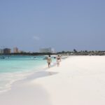 Eagle Beach und Palm Beach in der Ferne