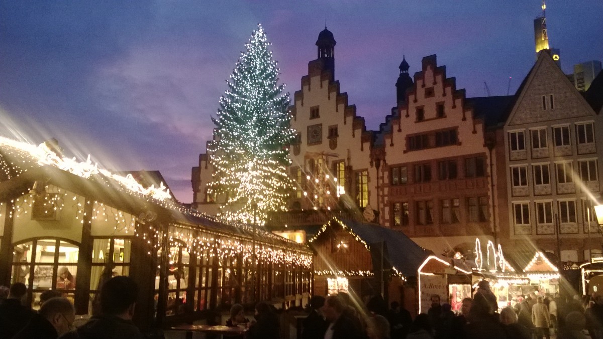 Weihnachtsbaum auf dem Frankfurter Weihnachtsmarkt