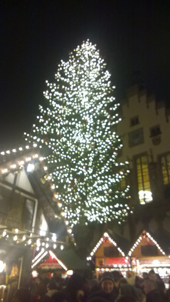 Weihnachtsbaum auf dem Frankfurter Römer