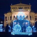 Weihnachtsdekoration vor der Alten Oper