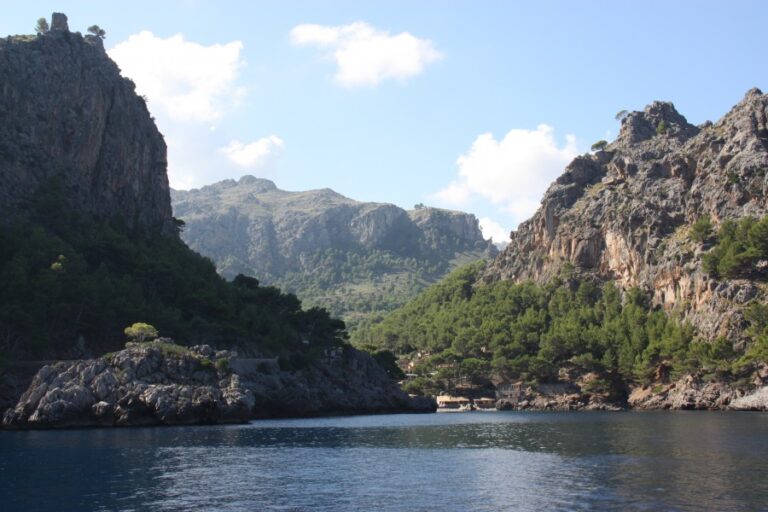 Sa Calobra vom Meer gesehen