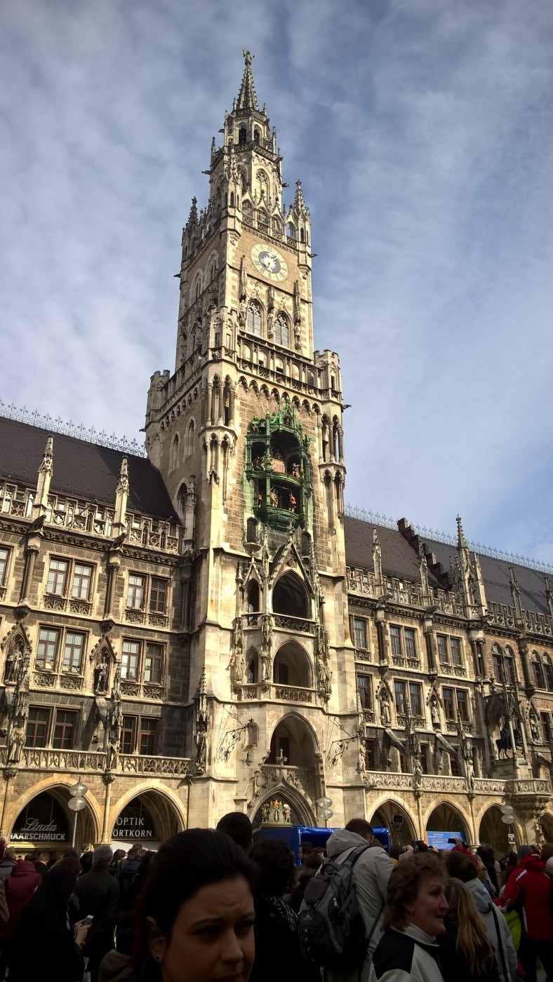 Turm mit Glockenspiel im Neuen Rathaus München