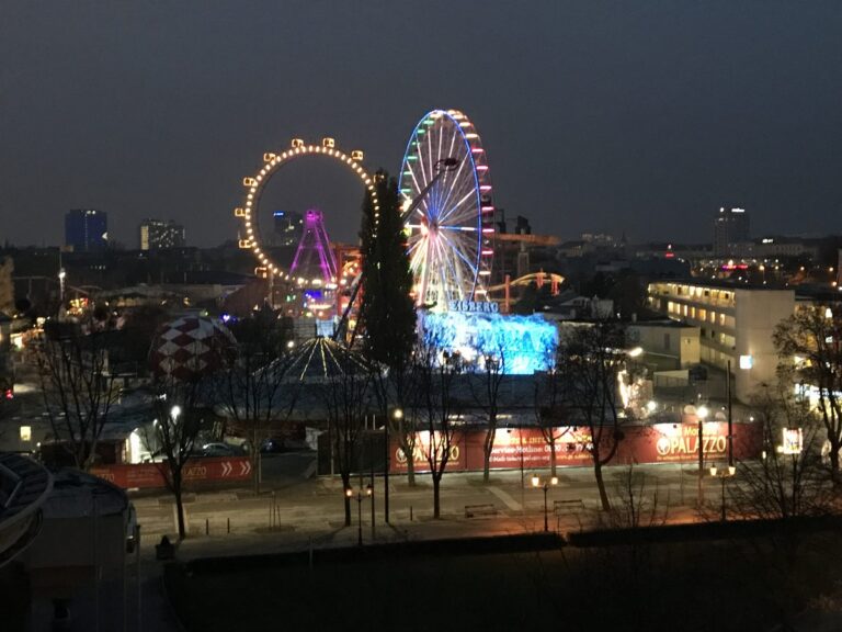 Wiener Prater bei Nacht